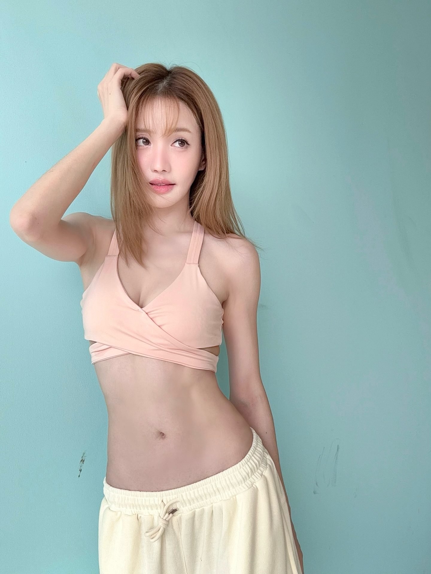 แกรนด์ - พรรณวรท ด้วยเศียรเกล้า