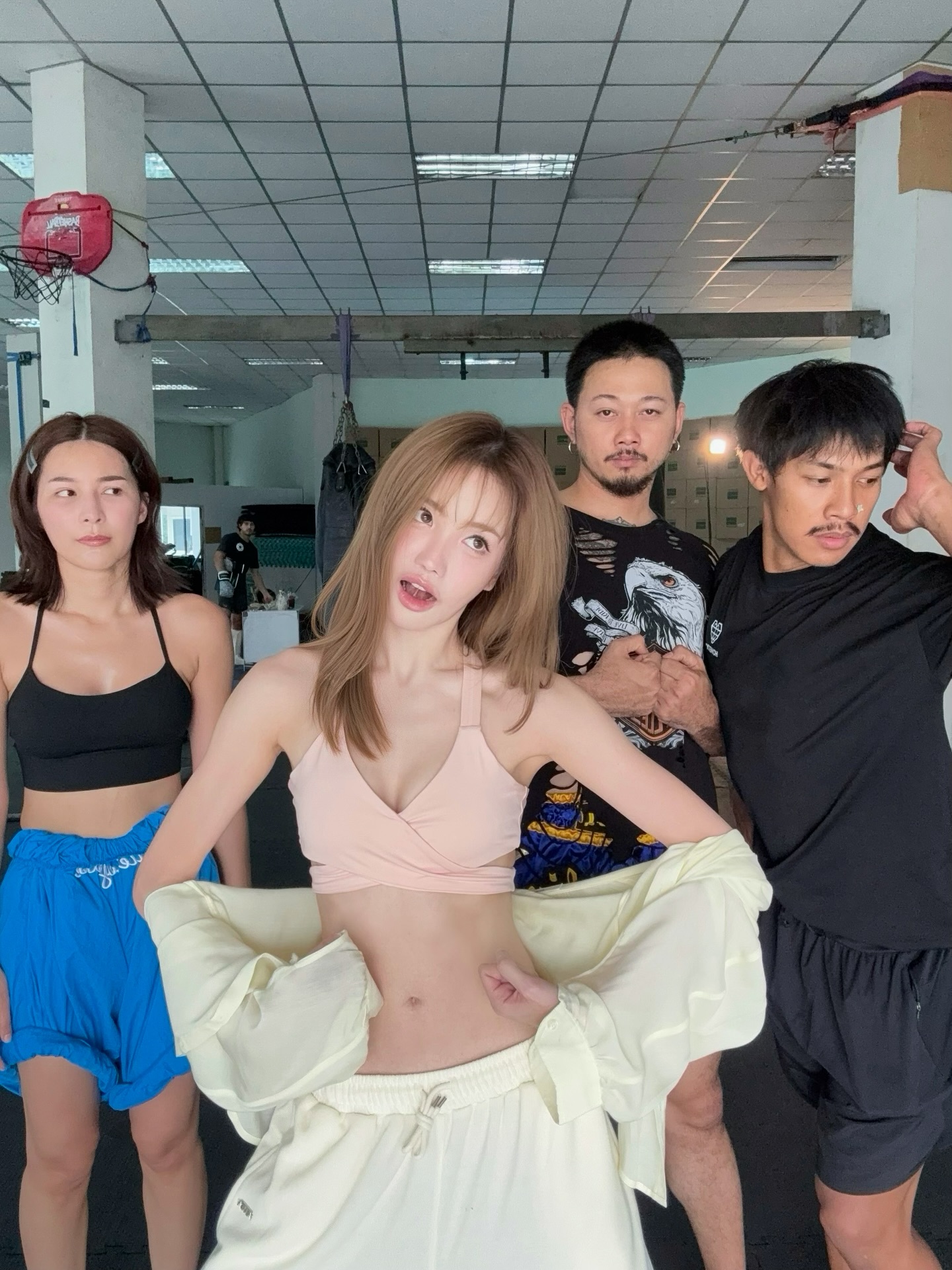 แกรนด์ - พรรณวรท ด้วยเศียรเกล้า