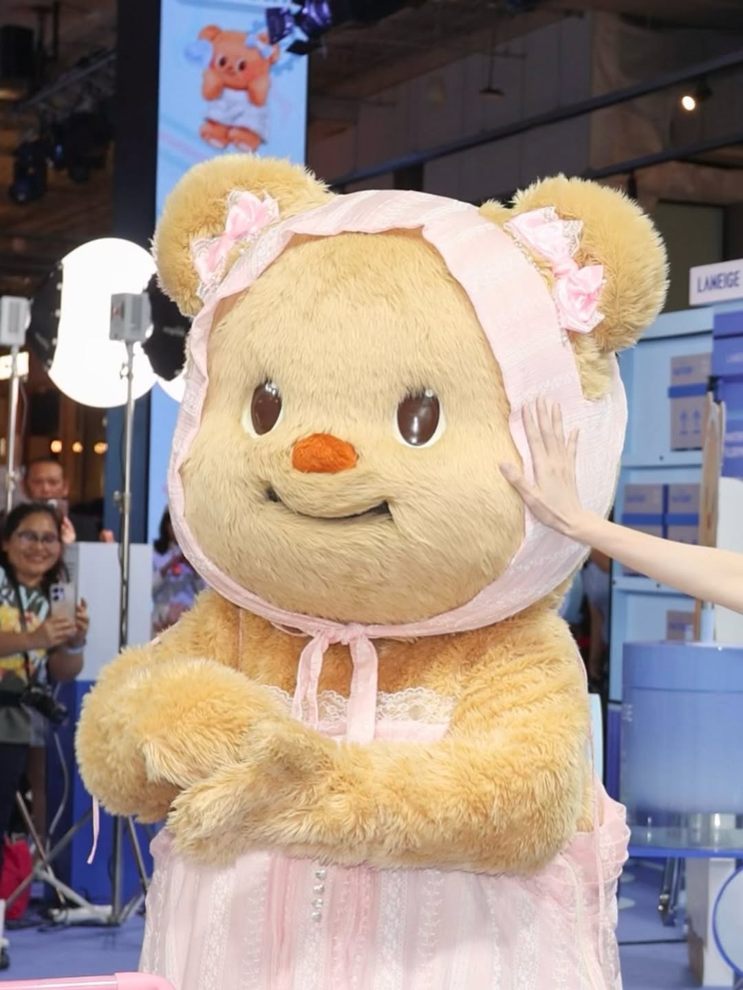 แกรนด์ - พรรณวรท ด้วยเศียรเกล้า