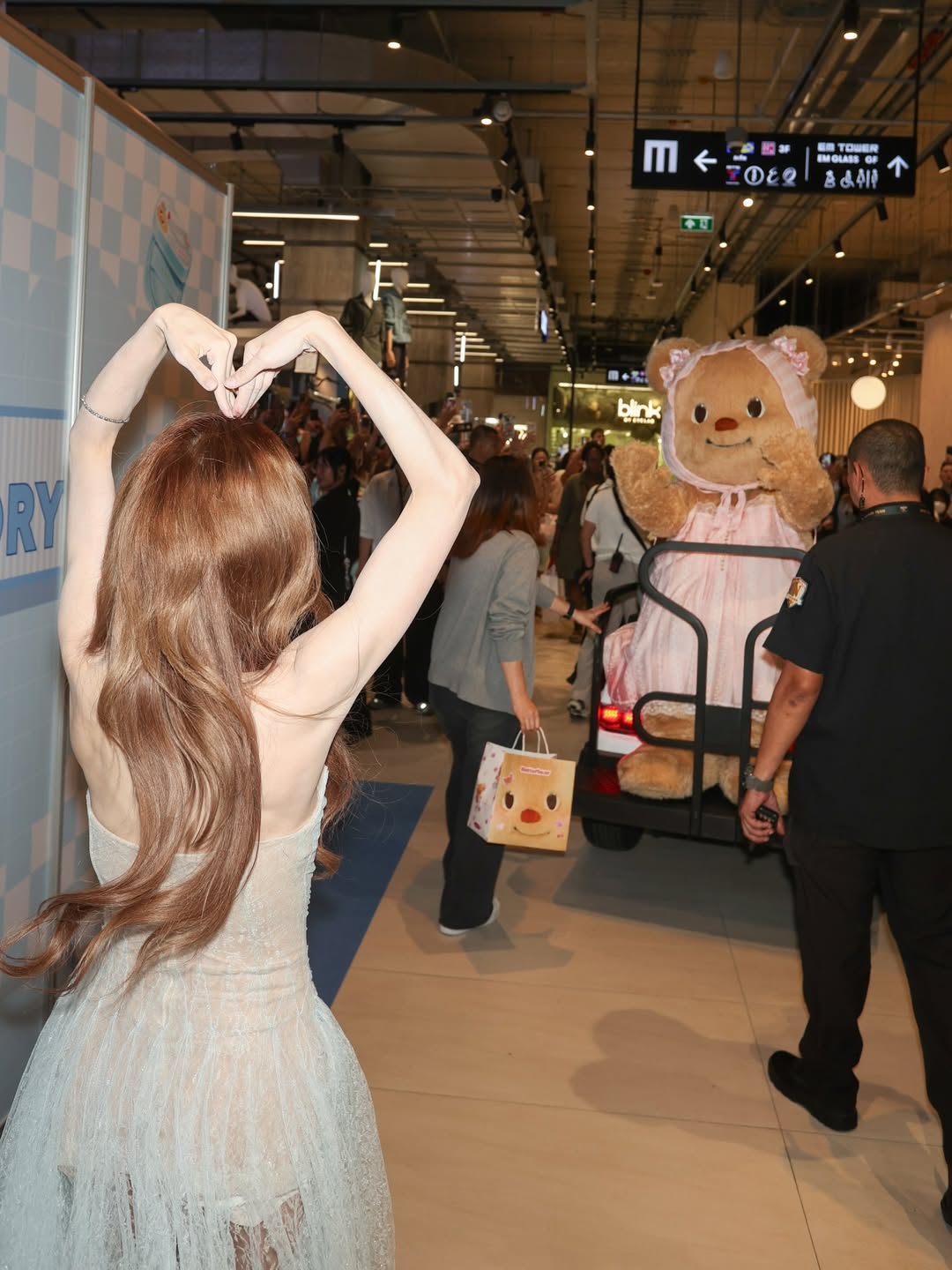 แกรนด์ - พรรณวรท ด้วยเศียรเกล้า