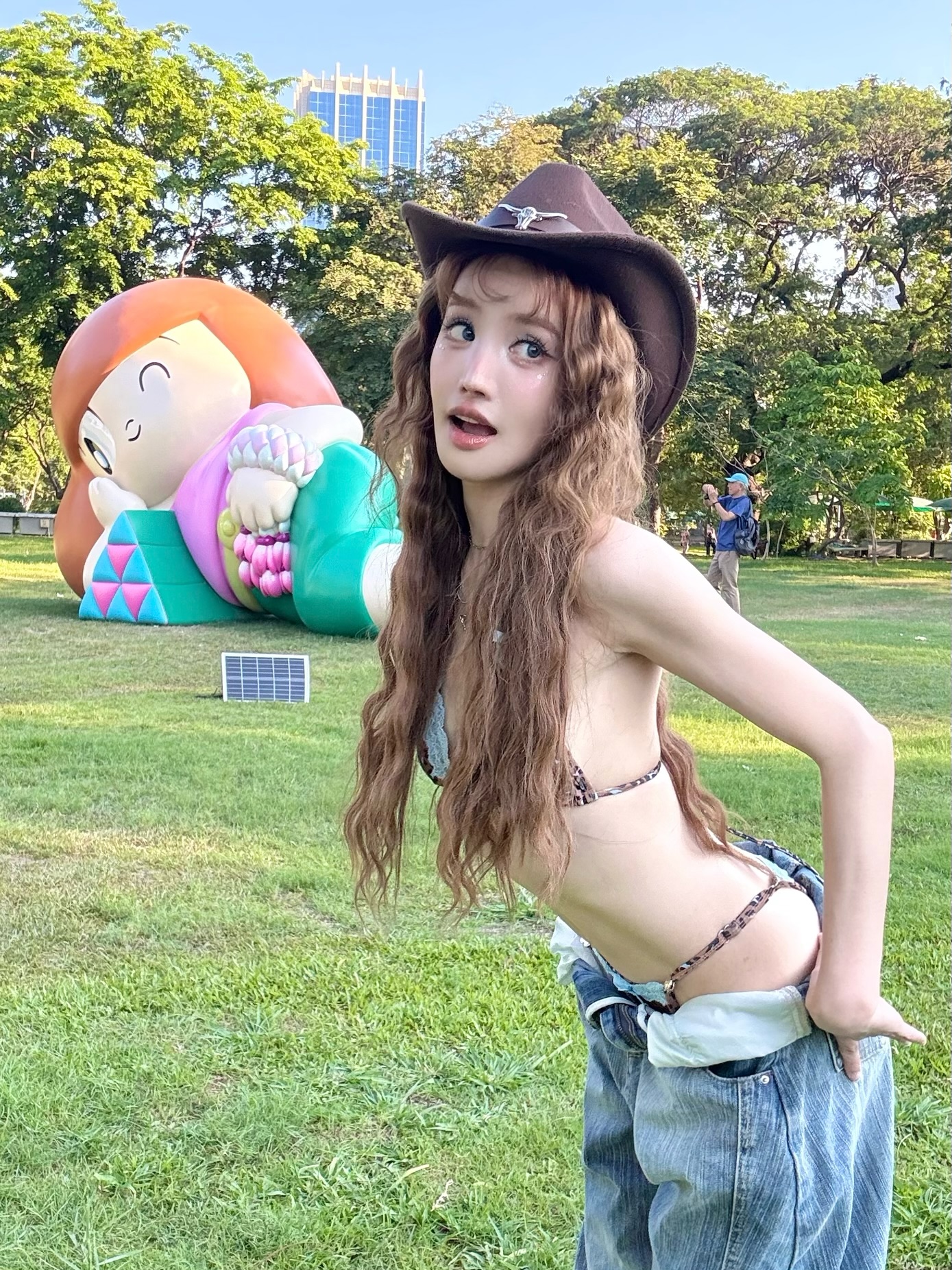 แกรนด์ - พรรณวรท ด้วยเศียรเกล้า