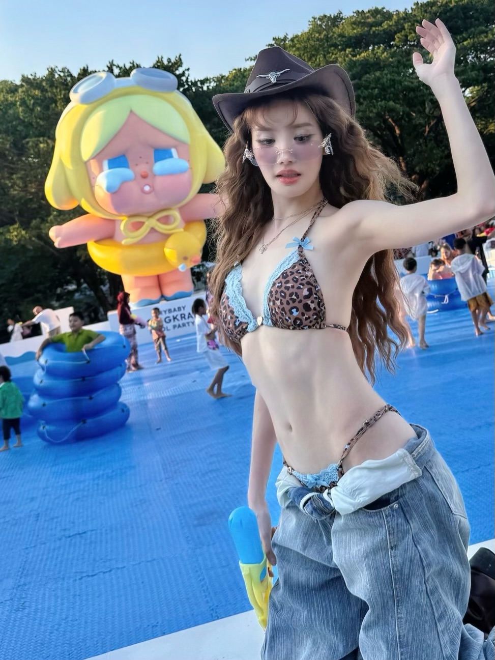 แกรนด์ - พรรณวรท ด้วยเศียรเกล้า