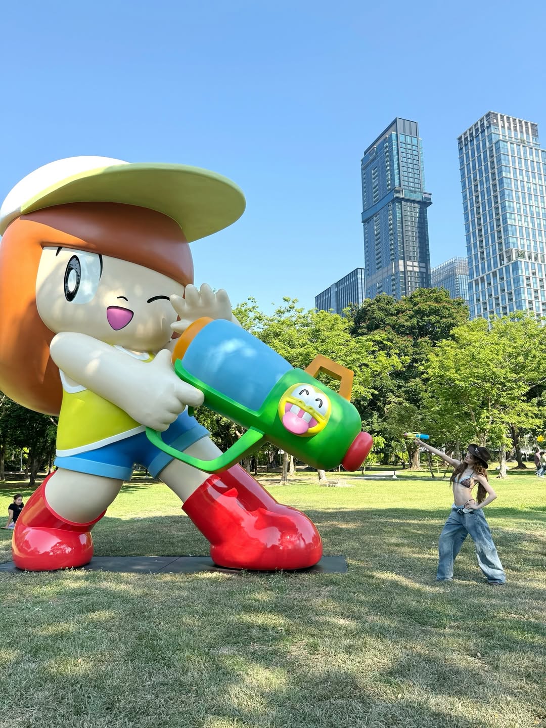 แกรนด์ - พรรณวรท ด้วยเศียรเกล้า