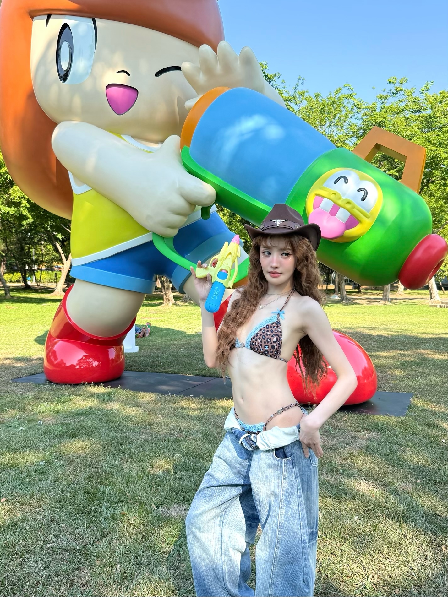 แกรนด์ - พรรณวรท ด้วยเศียรเกล้า