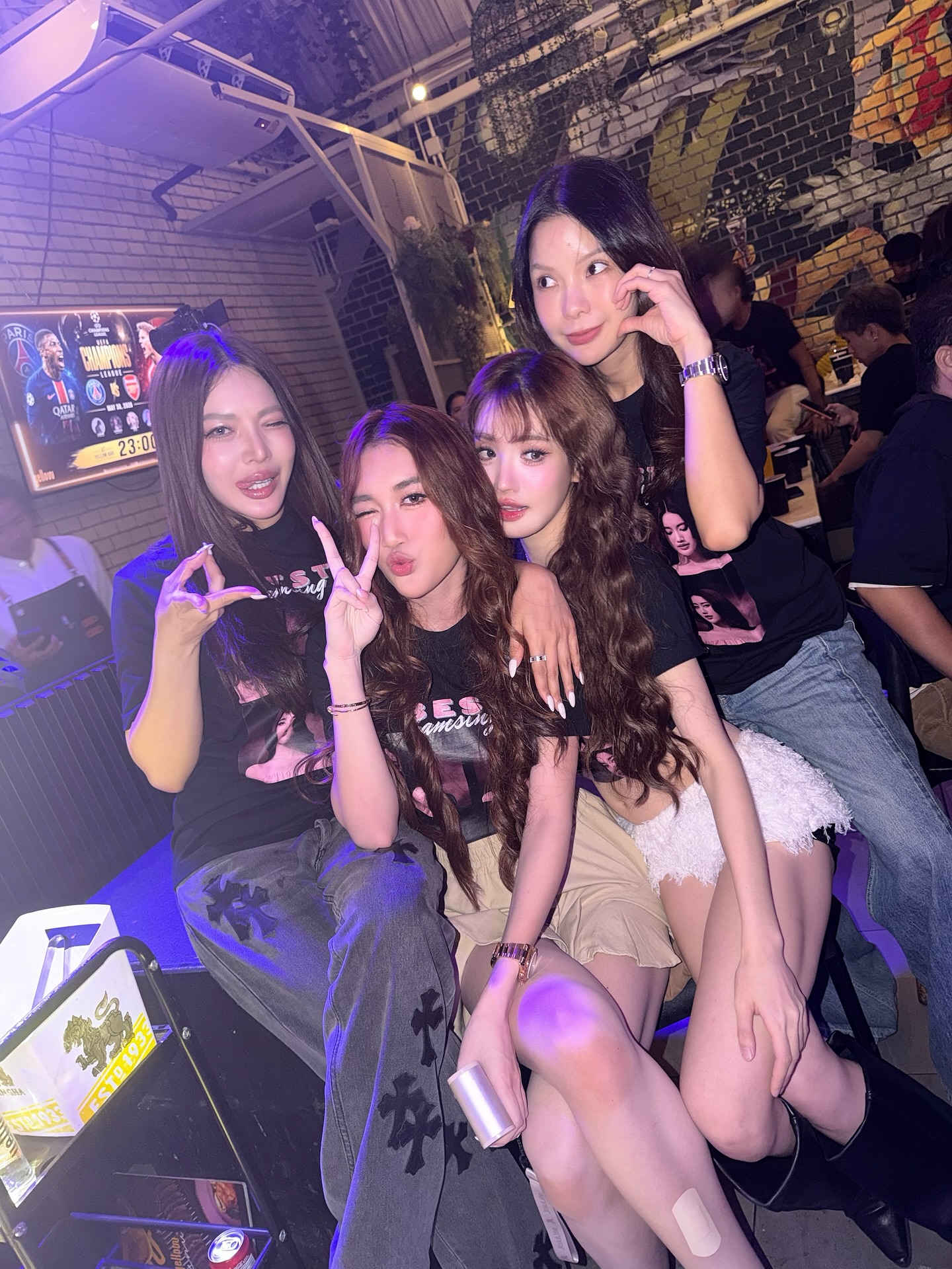 แกรนด์ - พรรณวรท ด้วยเศียรเกล้า