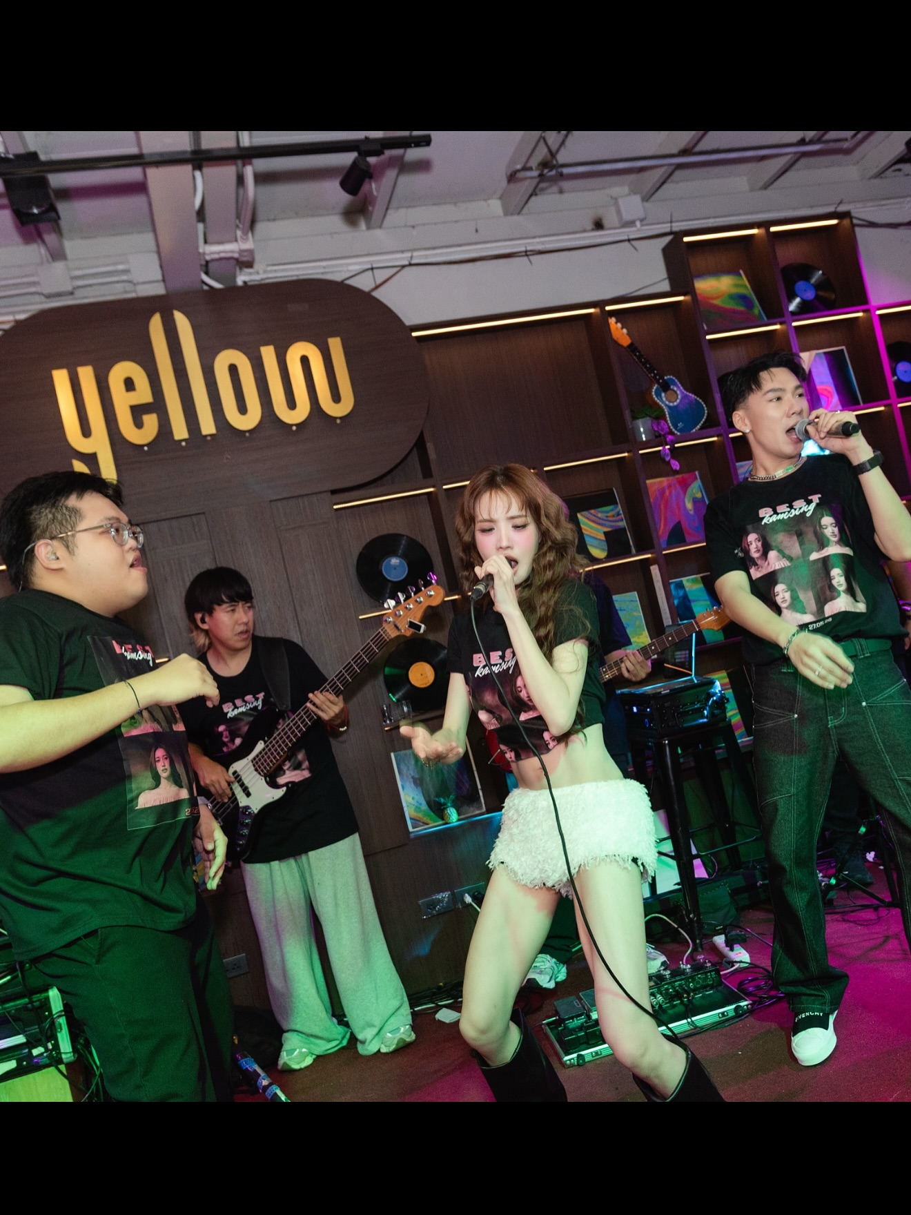 แกรนด์ - พรรณวรท ด้วยเศียรเกล้า