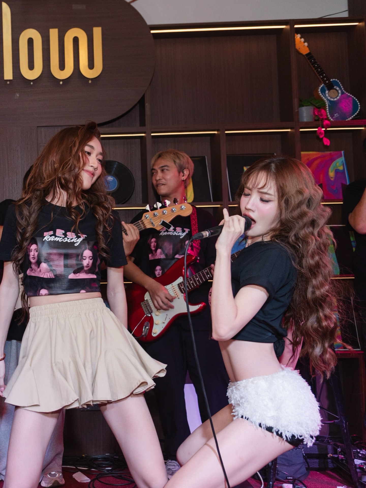 แกรนด์ - พรรณวรท ด้วยเศียรเกล้า