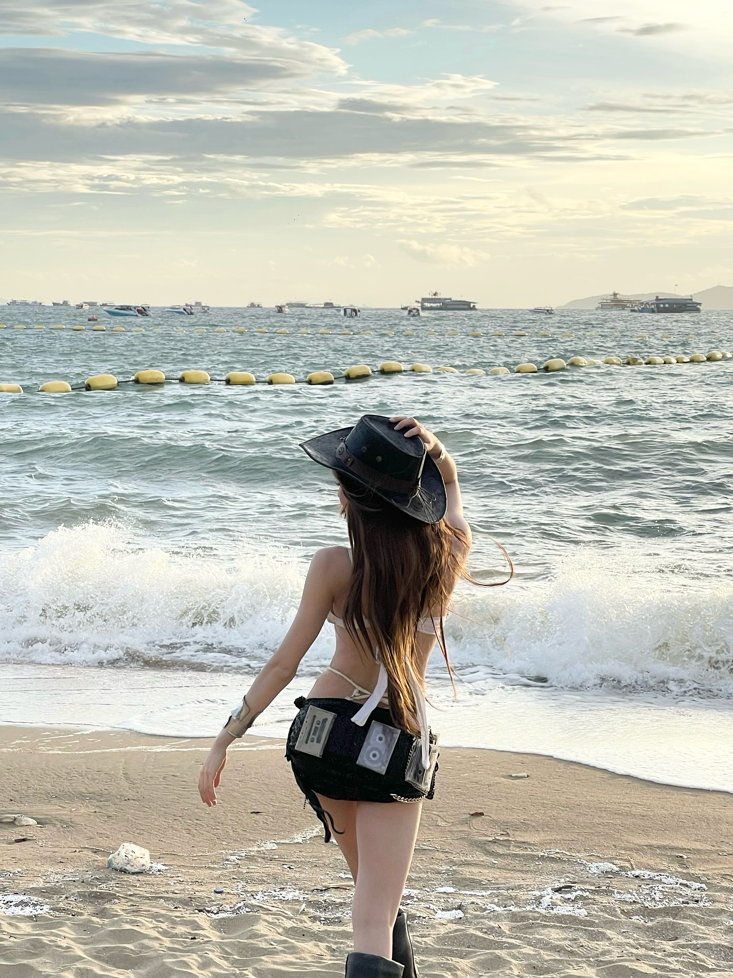 แกรนด์ - พรรณวรท ด้วยเศียรเกล้า