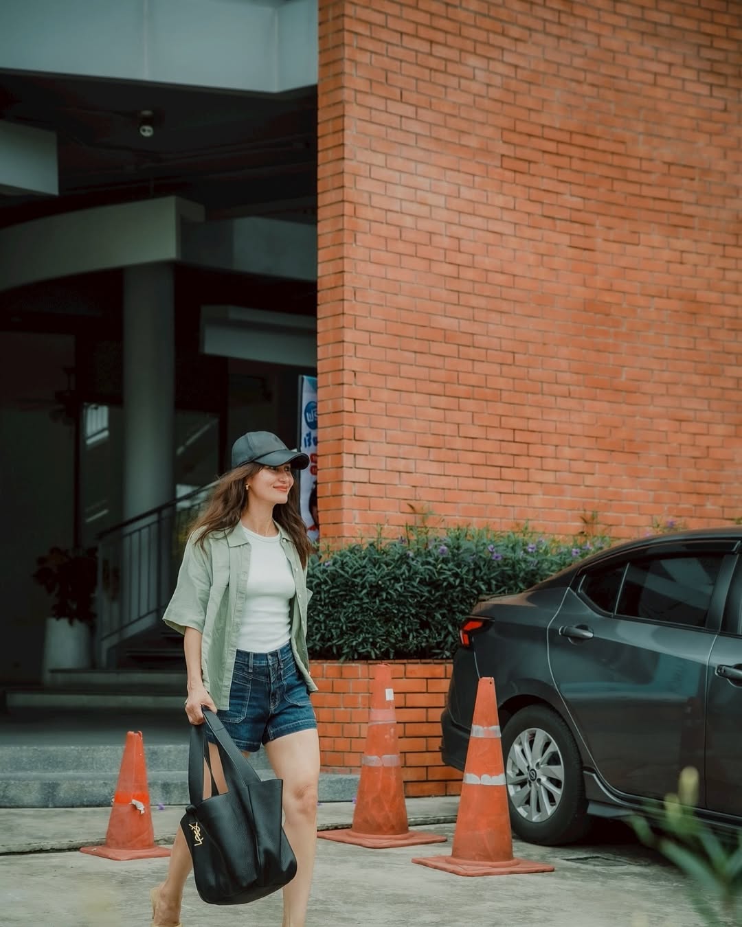 แอน ทองประสม