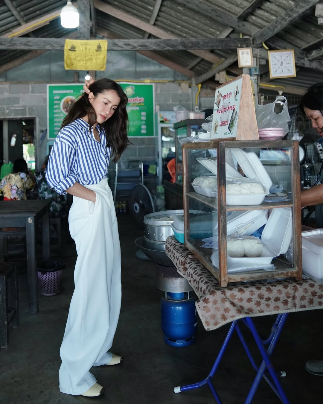 แอน ทองประสม