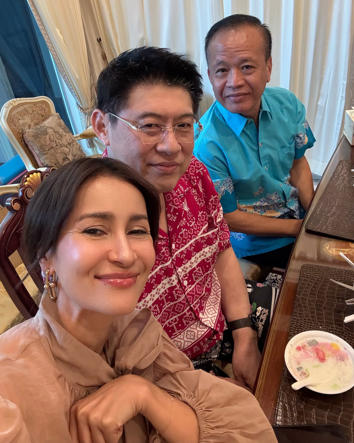 แอน ทองประสม