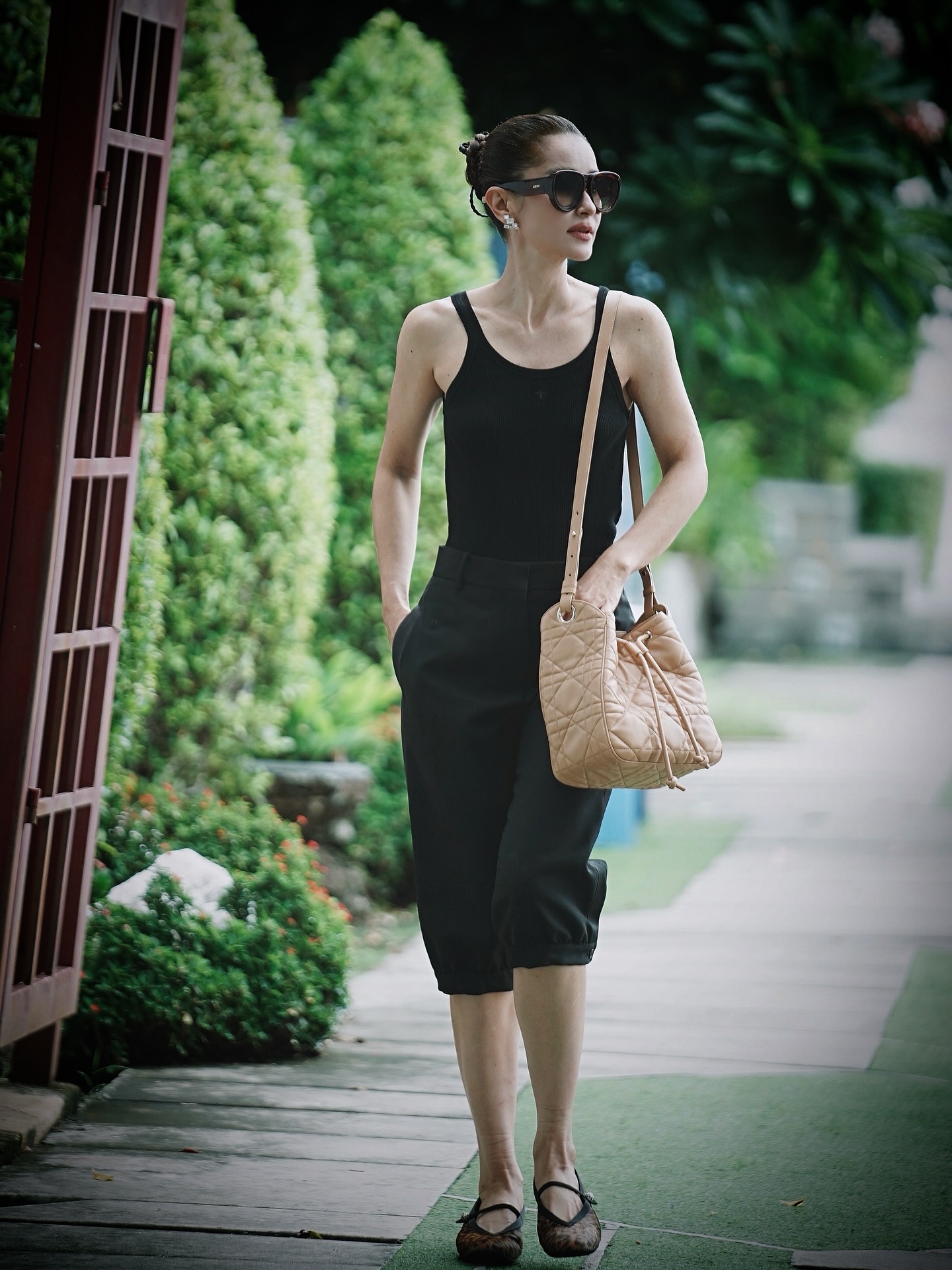 แอน ทองประสม