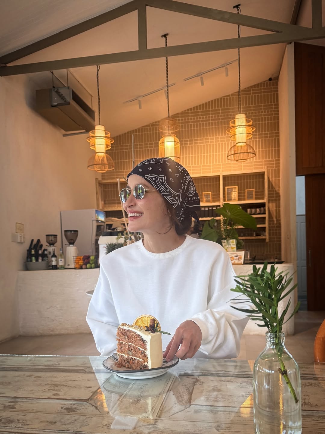 แอน ทองประสม