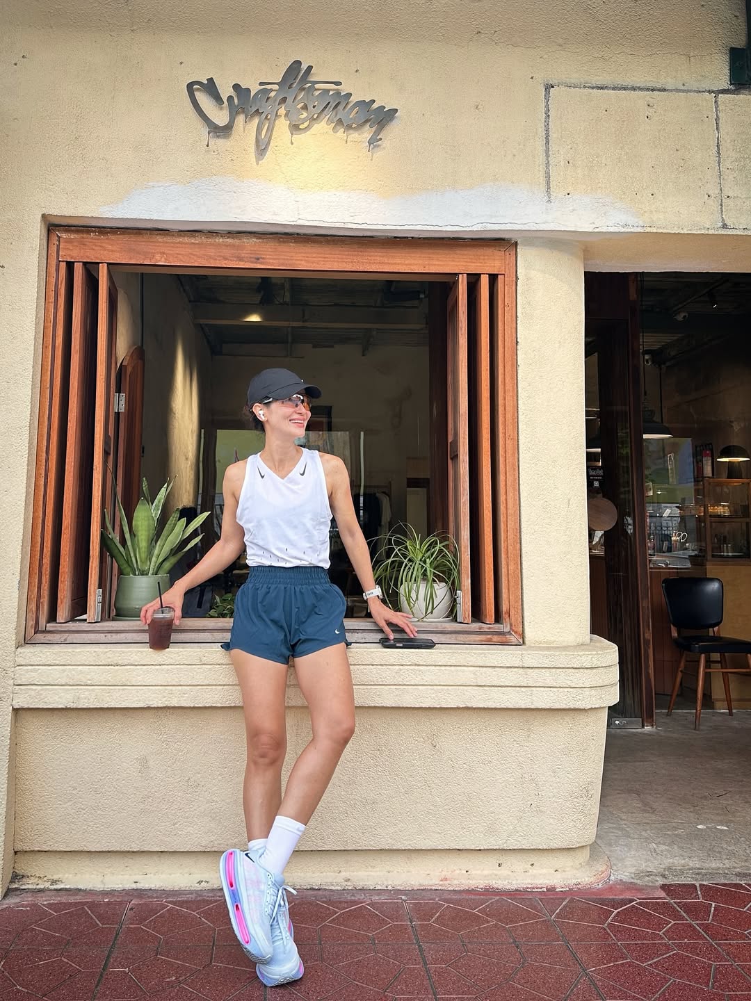 แอน ทองประสม