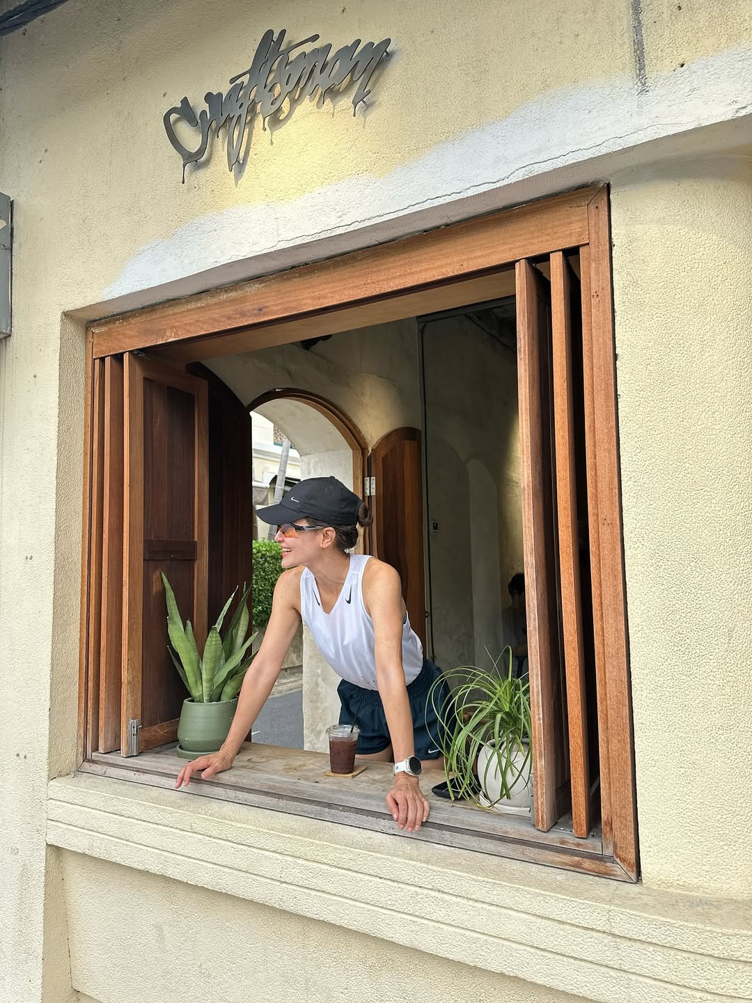 แอน ทองประสม