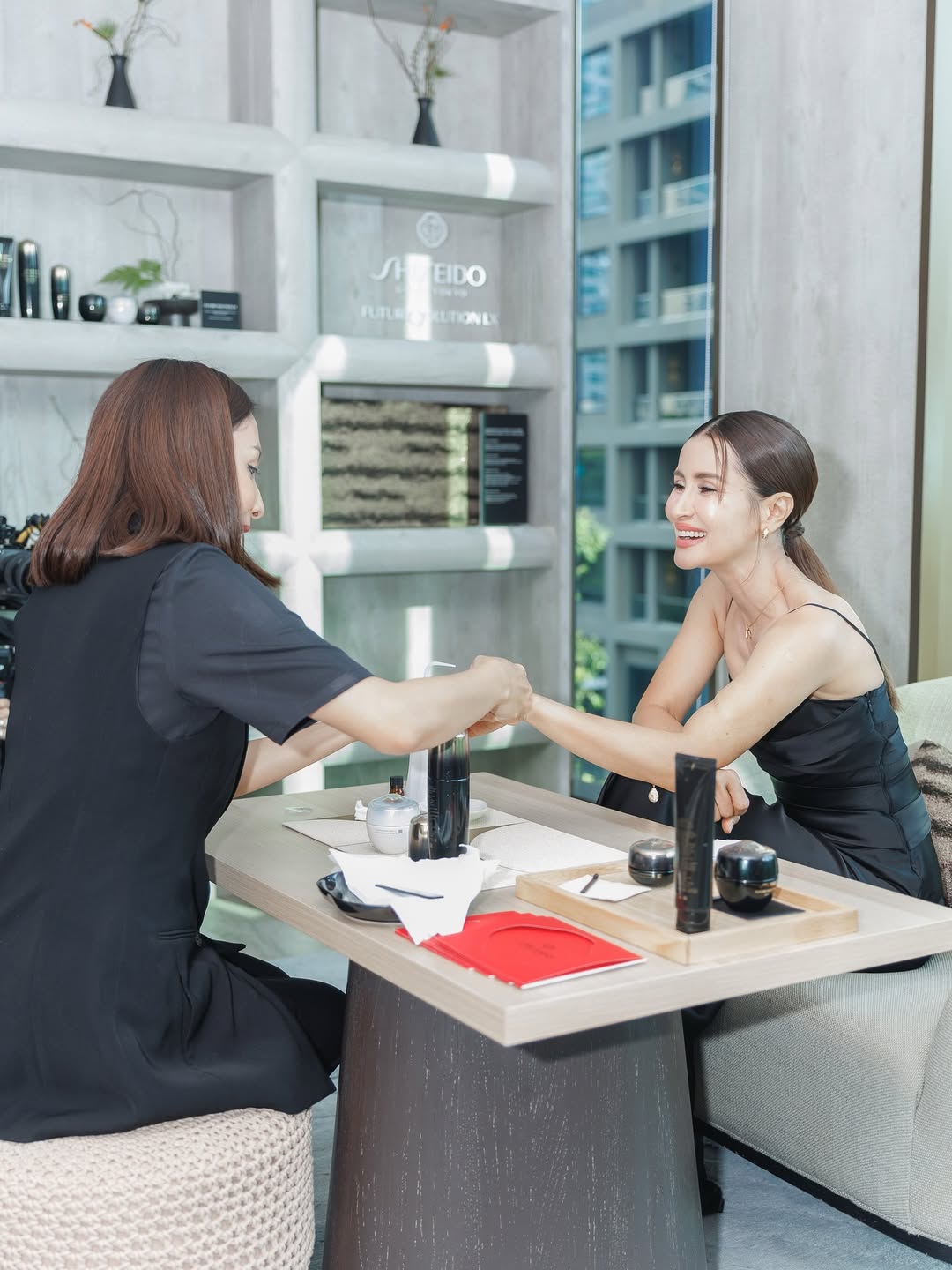 แอน ทองประสม