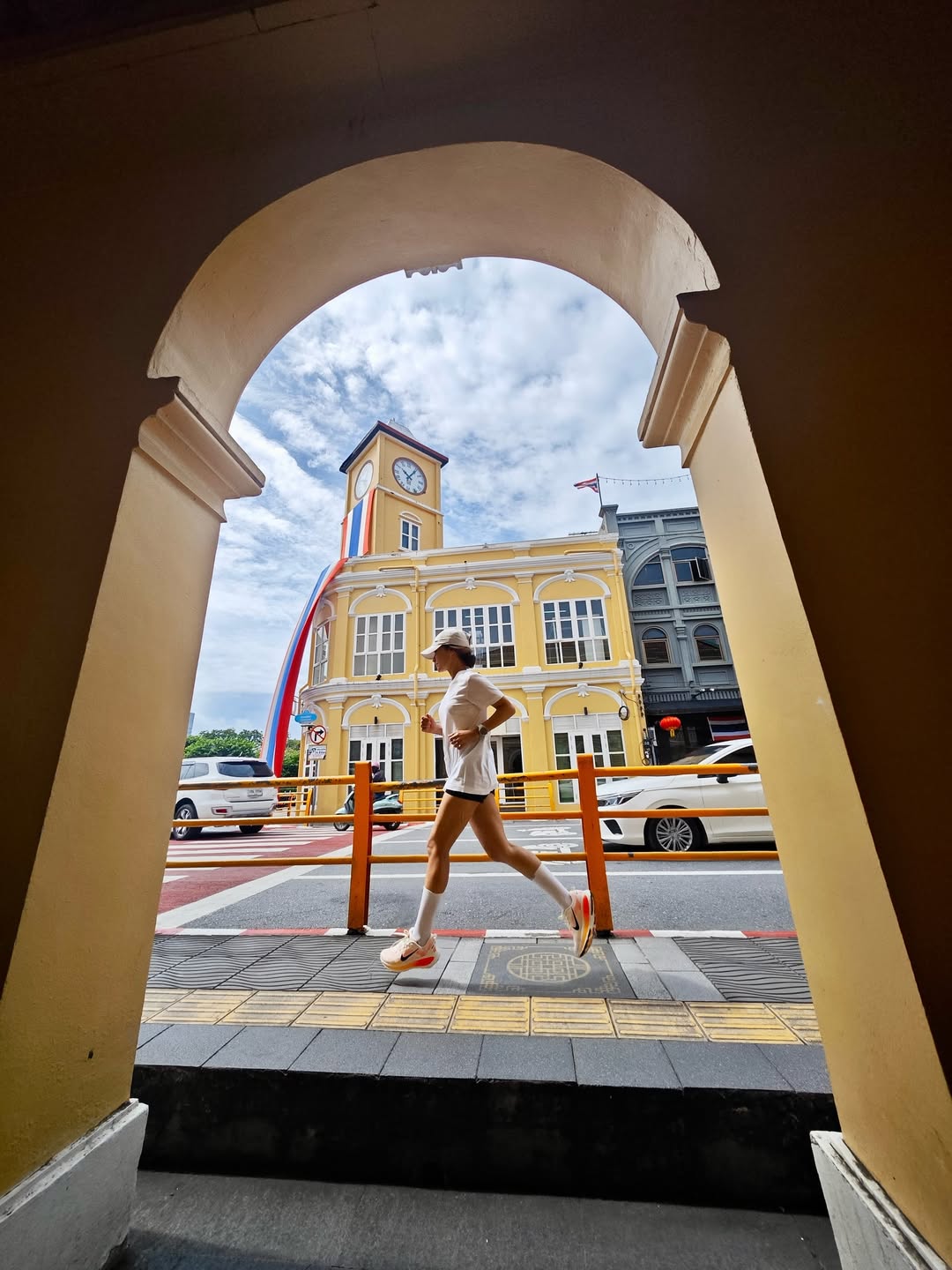 แอน ทองประสม