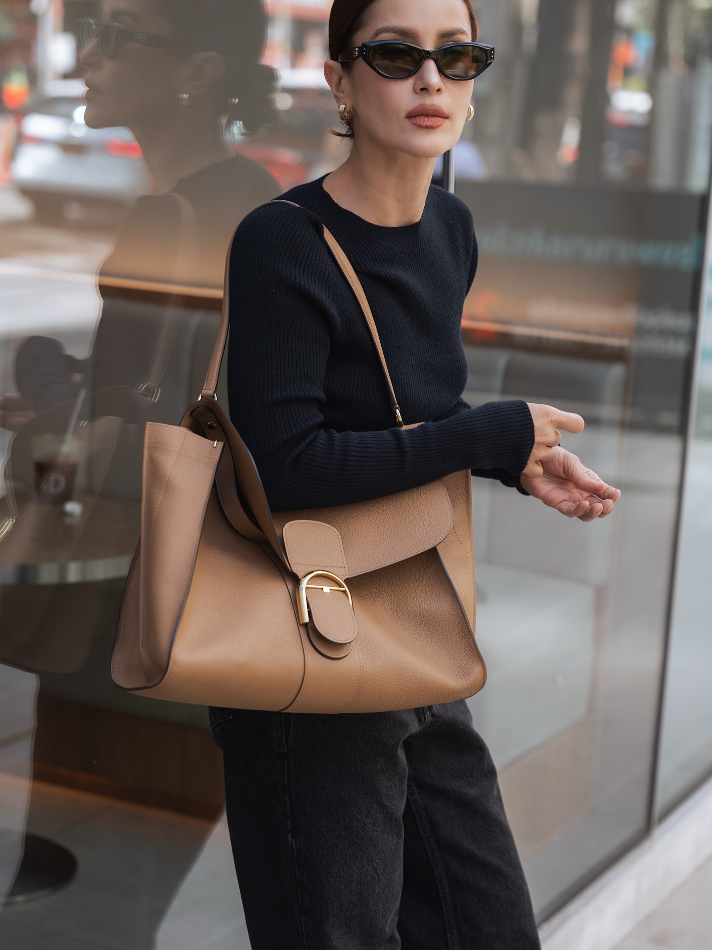 แอน ทองประสม