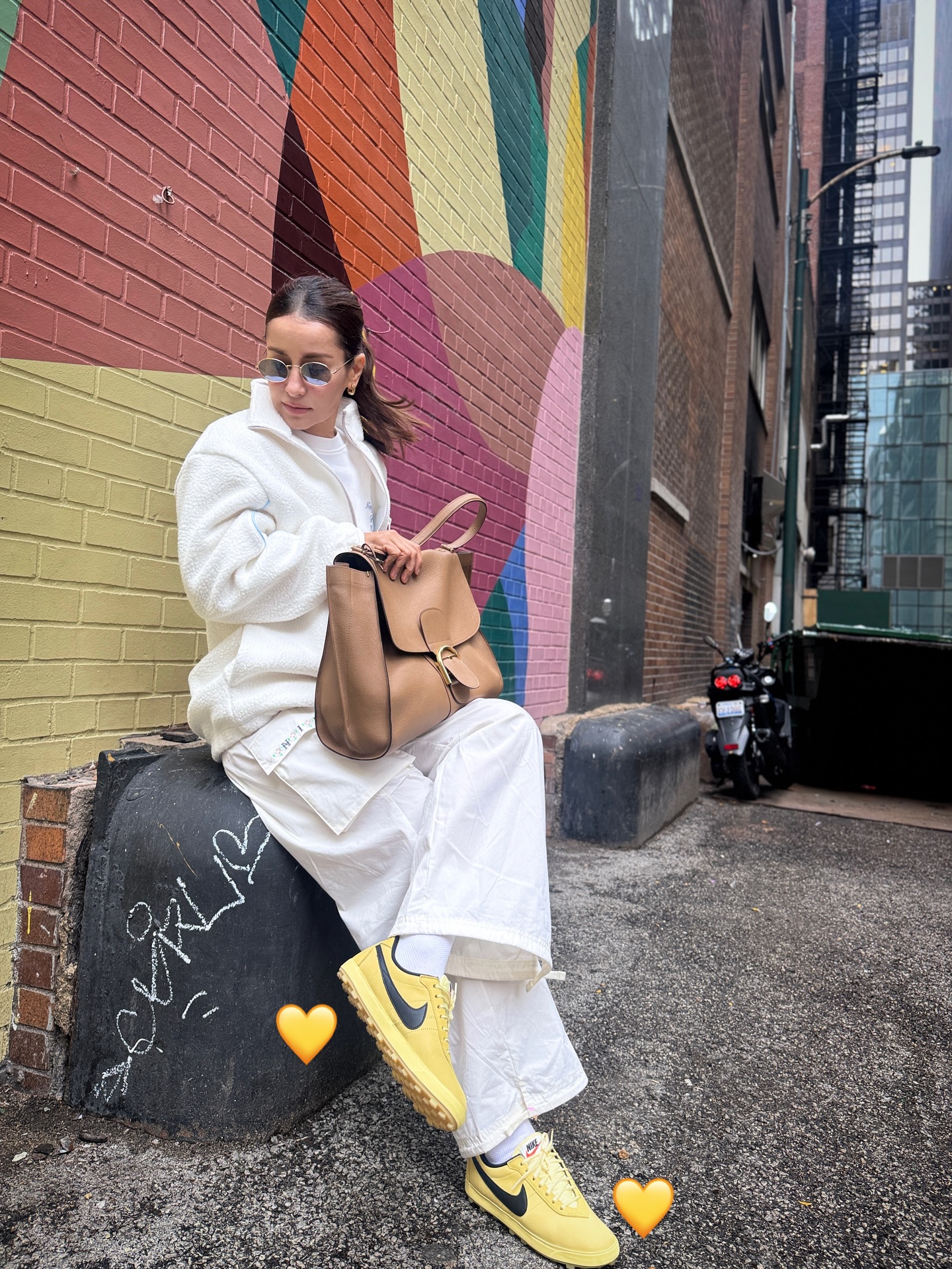 แอน ทองประสม