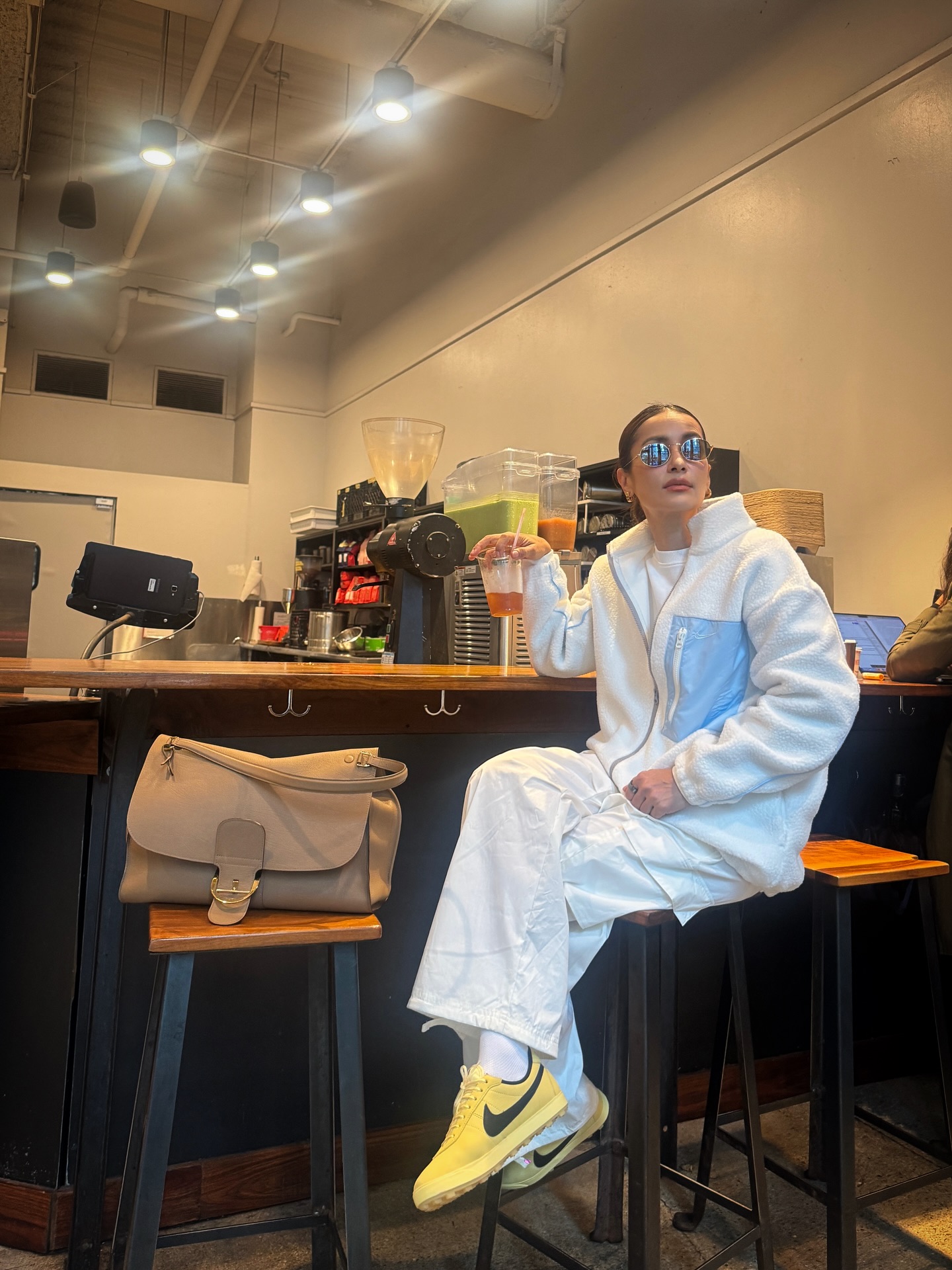 แอน ทองประสม