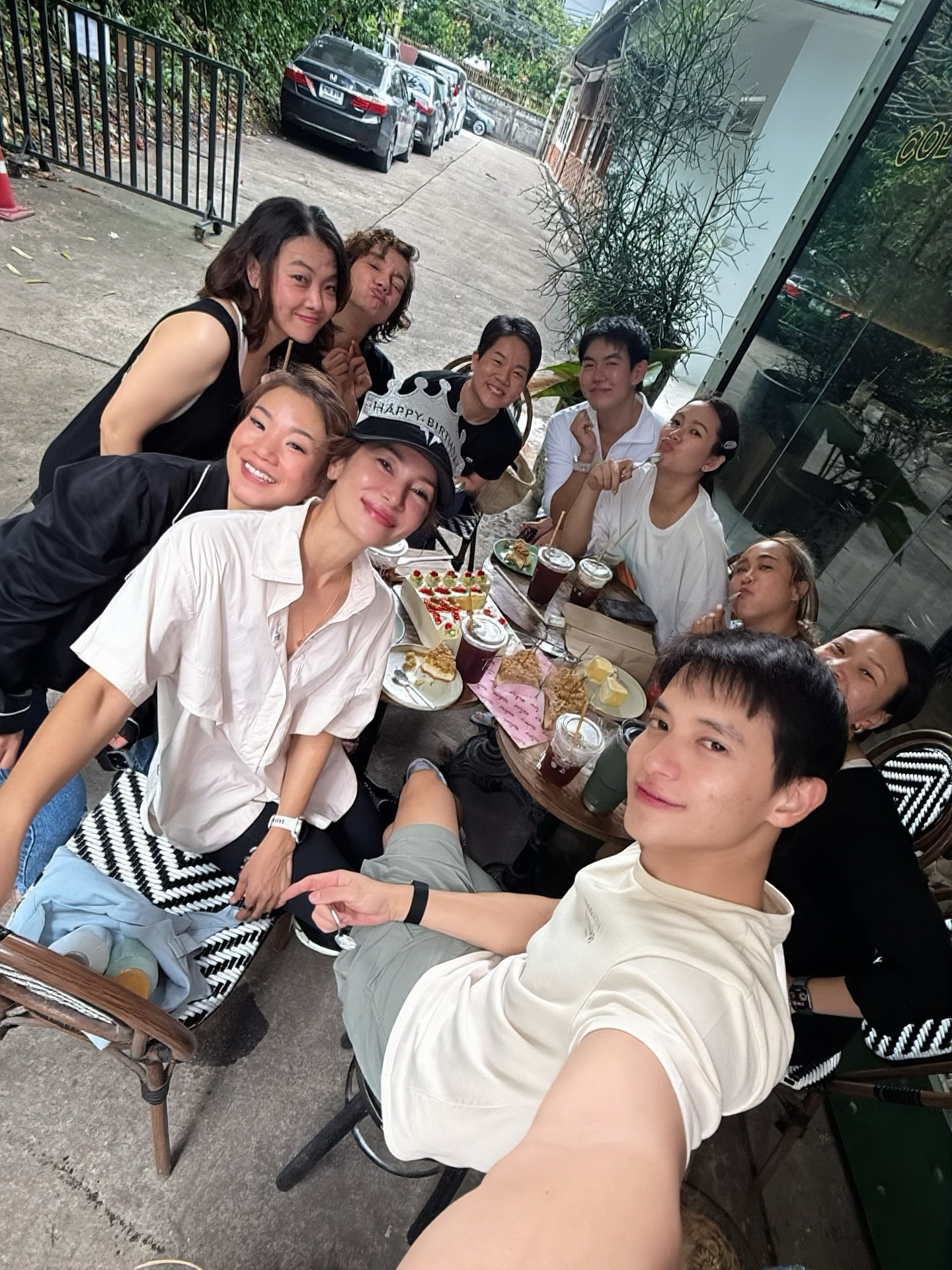 แอน ทองประสม