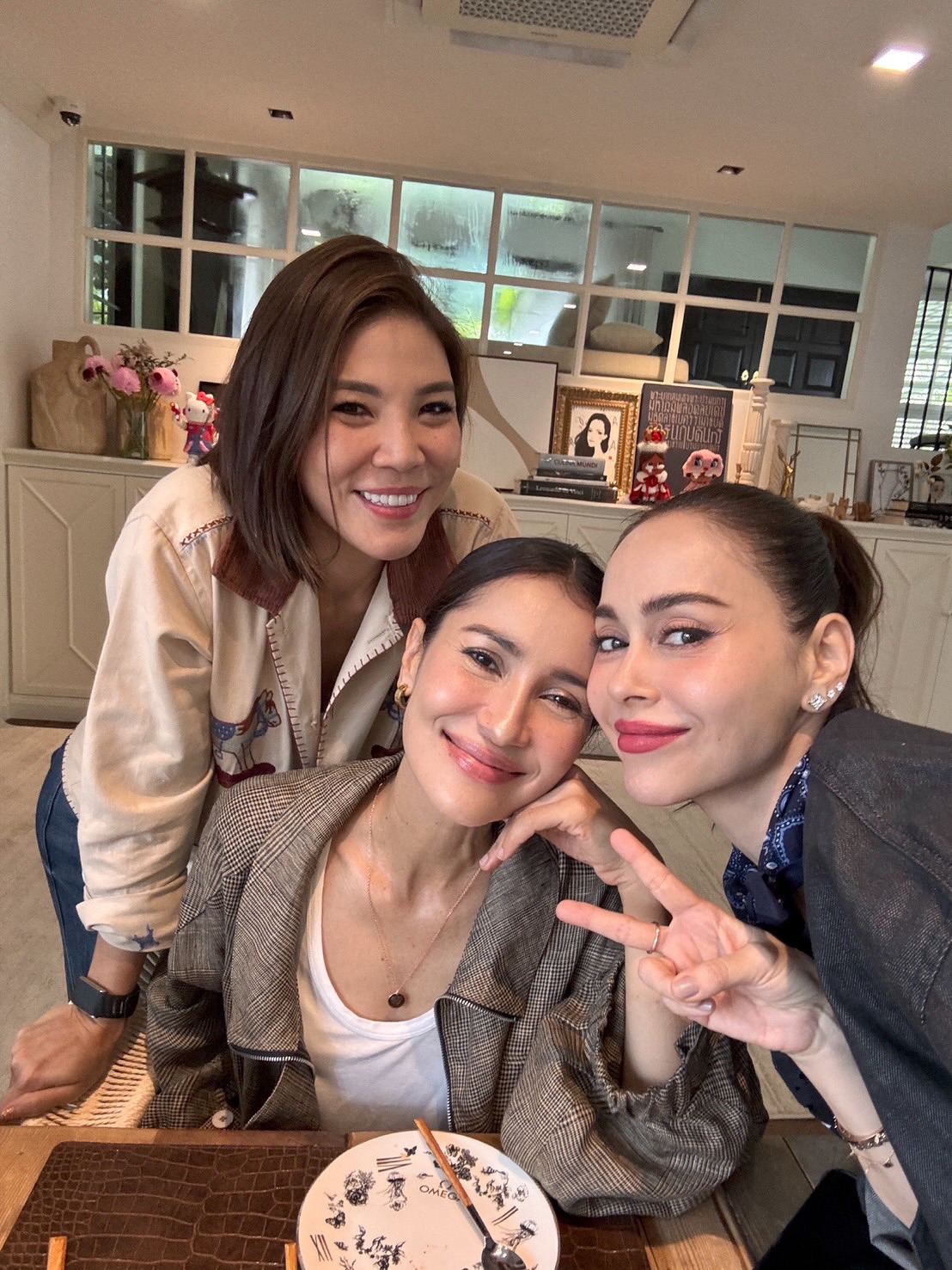 แอน ทองประสม