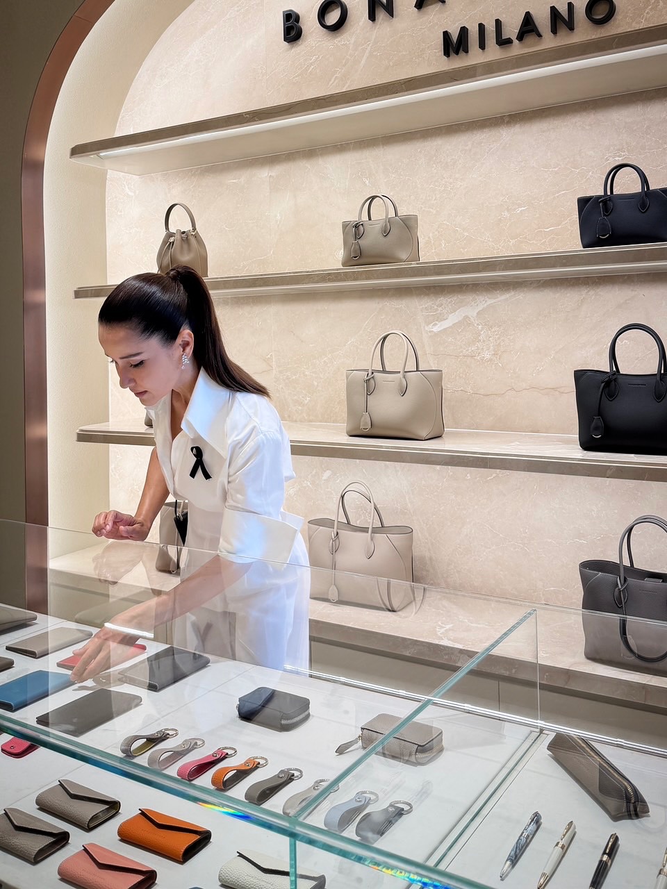 แอน ทองประสม