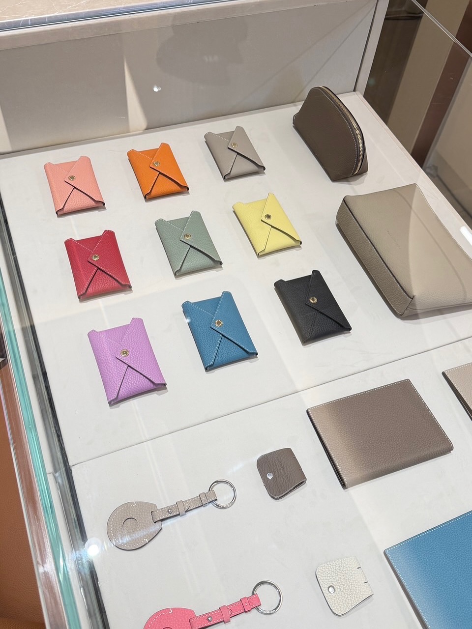 แอน ทองประสม