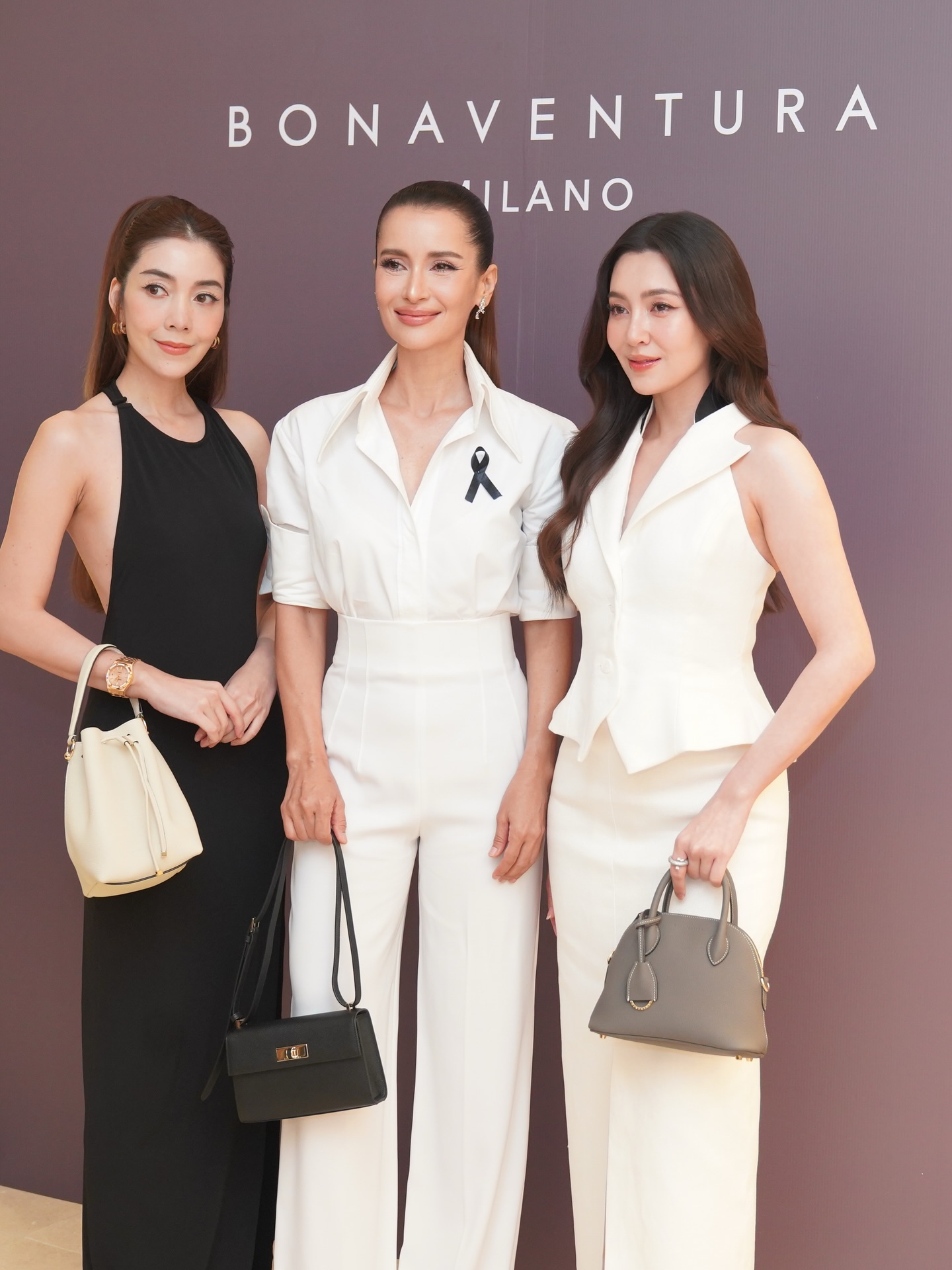 แอน ทองประสม