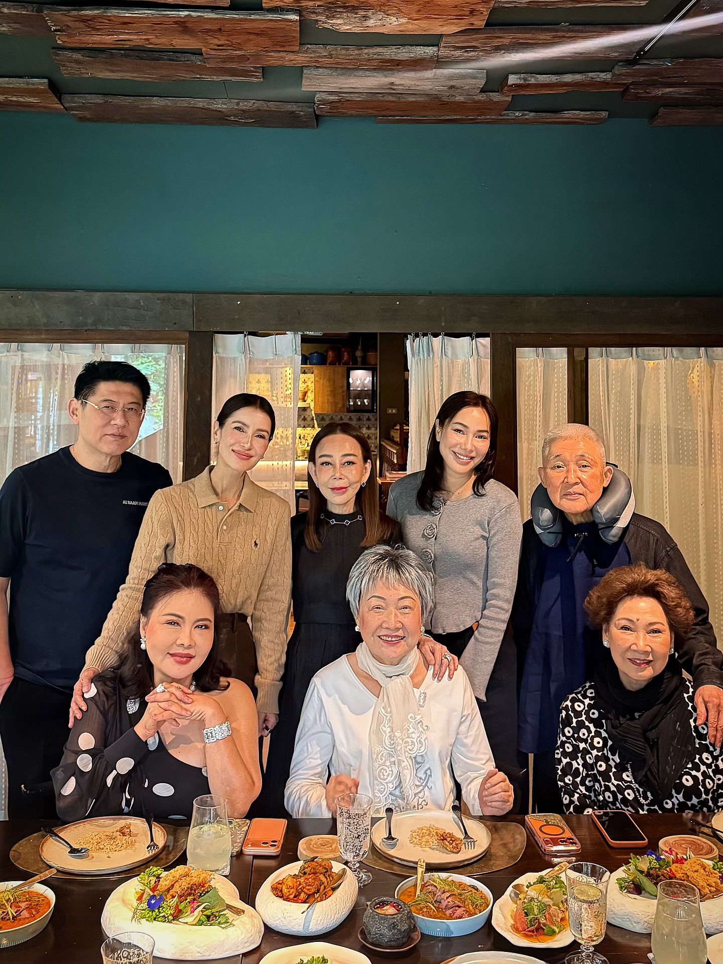 แอน ทองประสม