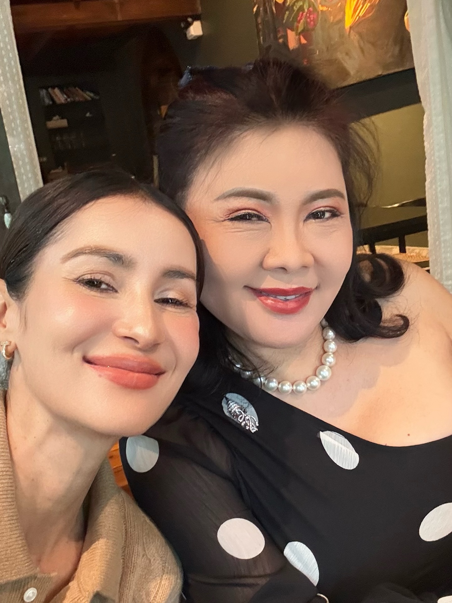 แอน ทองประสม