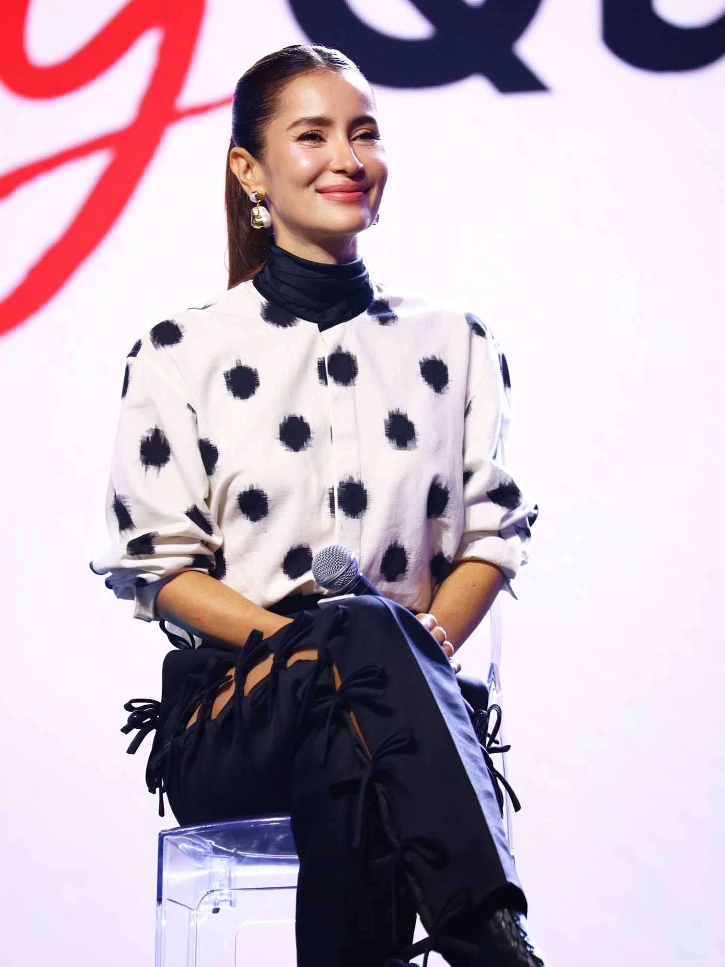 แอน ทองประสม