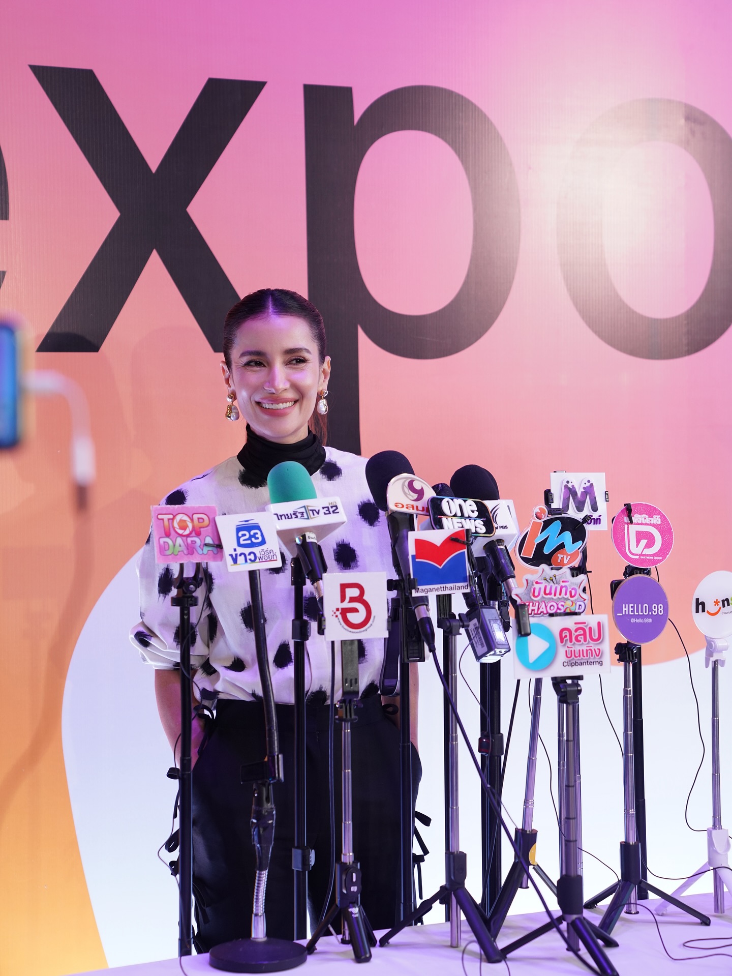 แอน ทองประสม