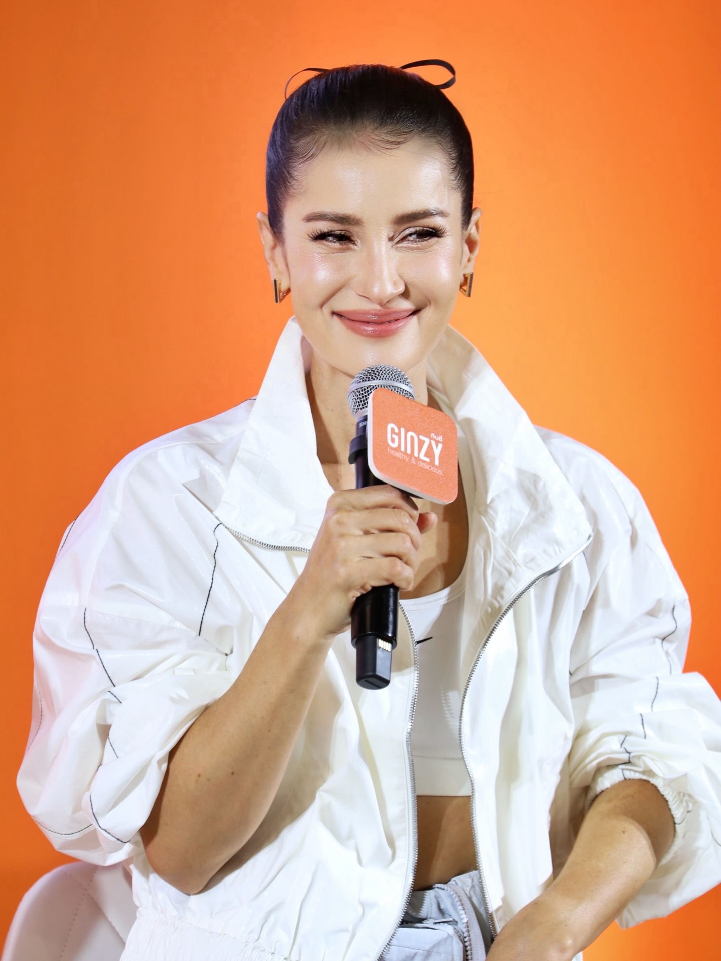 แอน ทองประสม