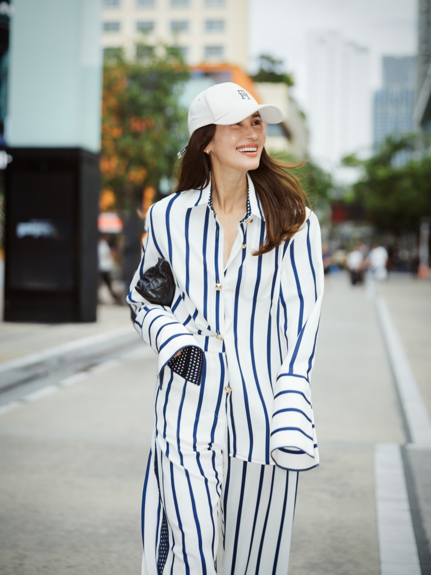 แอน ทองประสม