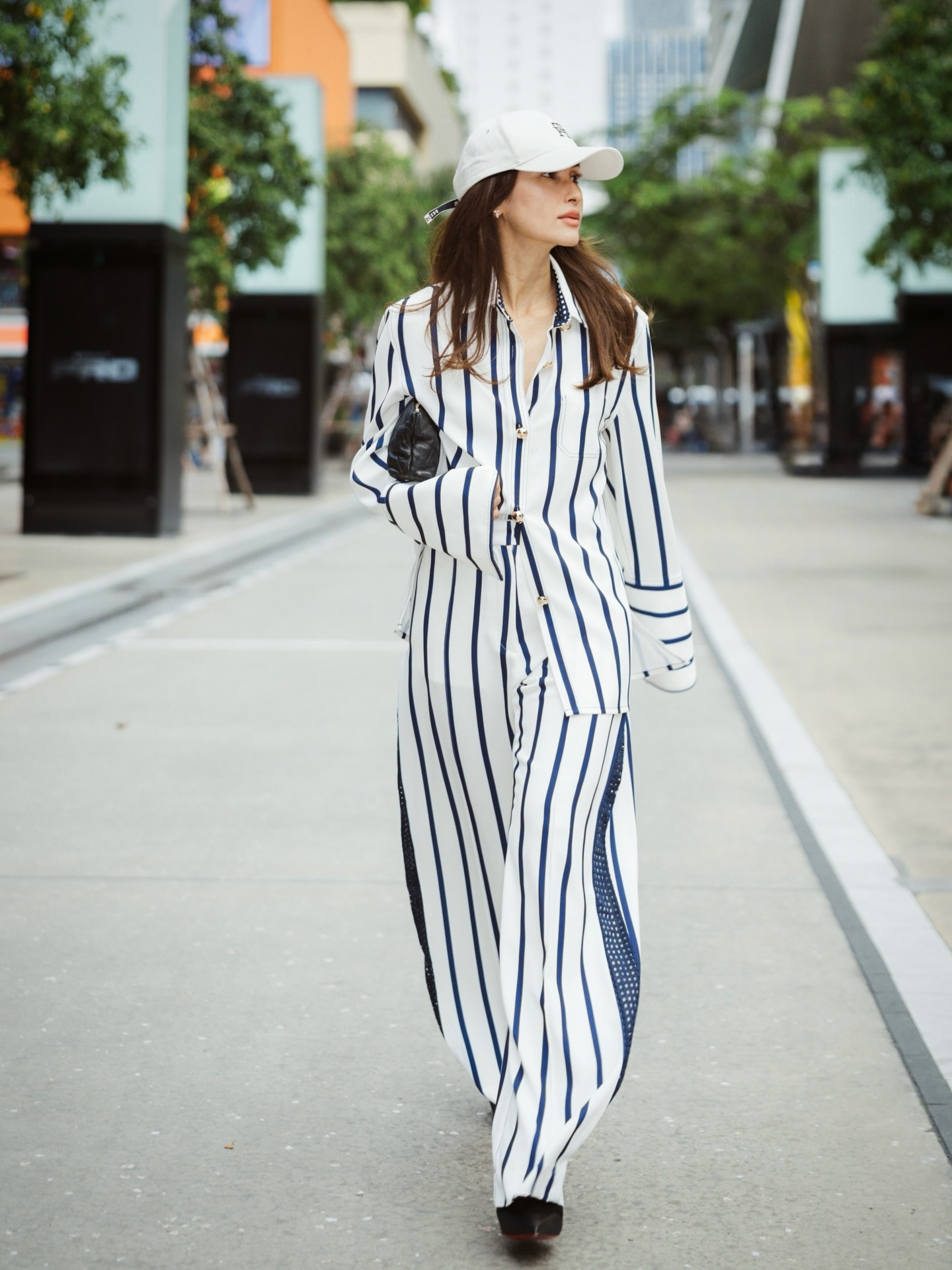 แอน ทองประสม