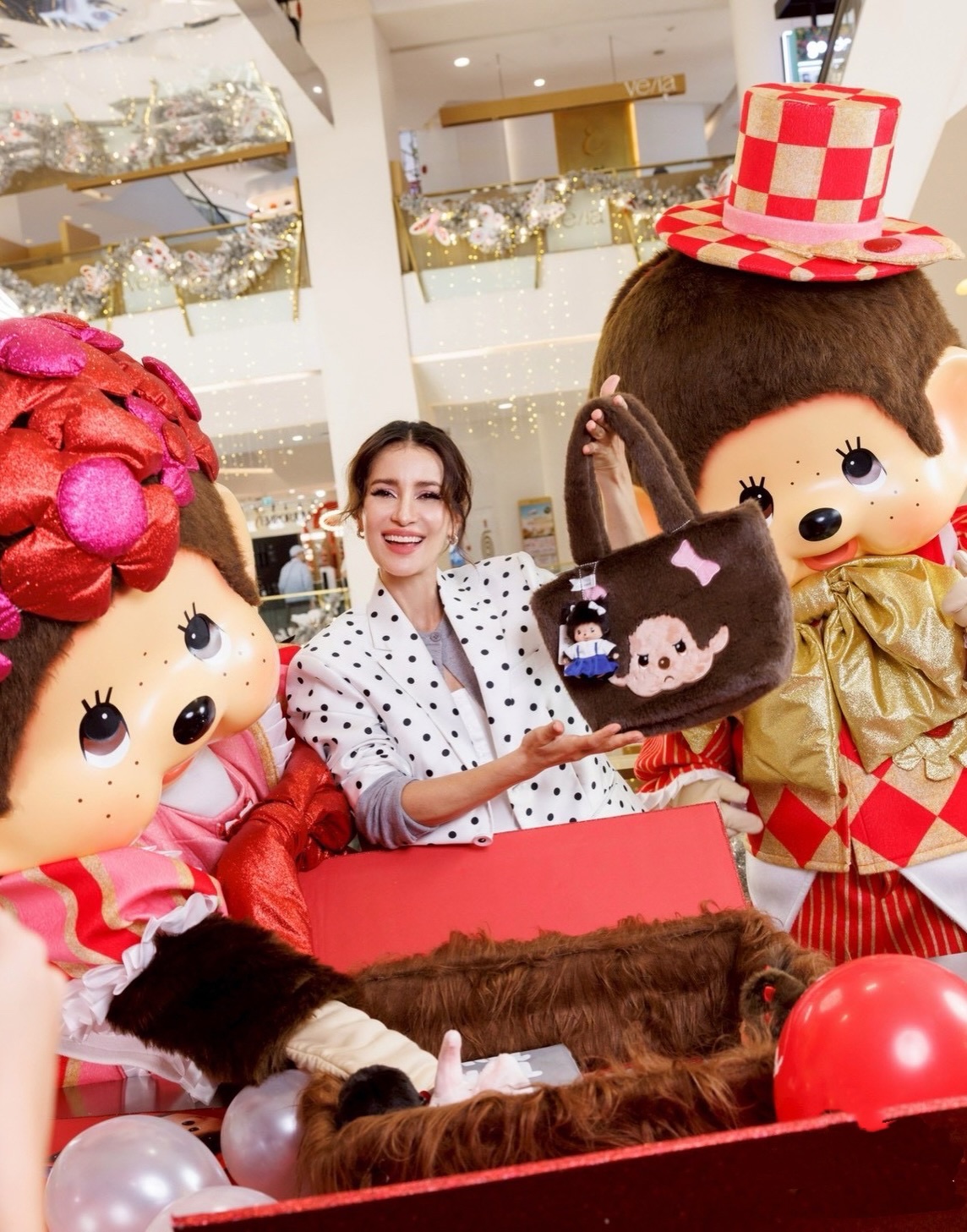 แอน ทองประสม