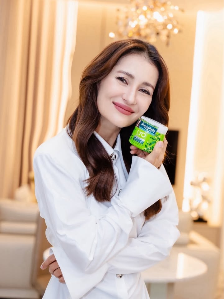 แอน ทองประสม