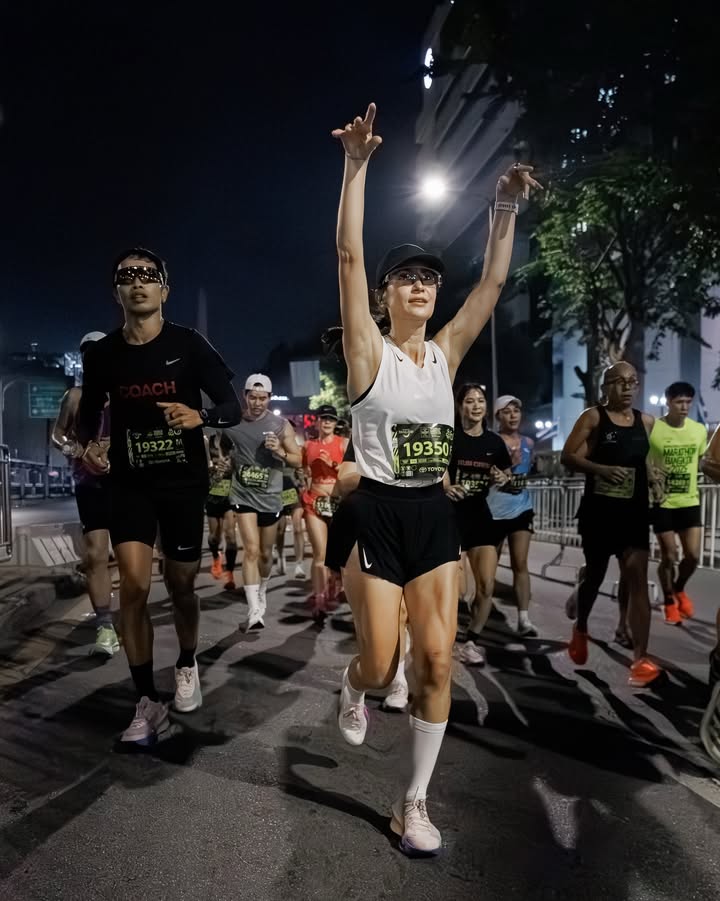 แอน ทองประสม