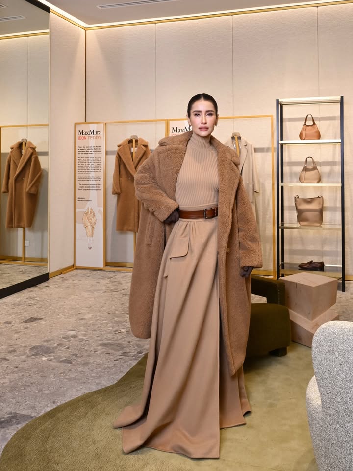 แอน ทองประสม