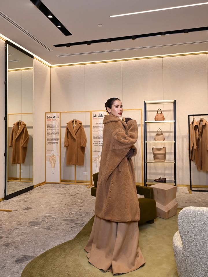 แอน ทองประสม