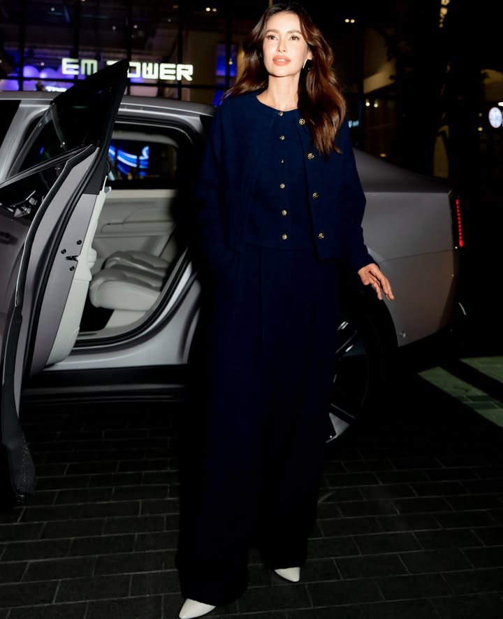 แอน ทองประสม