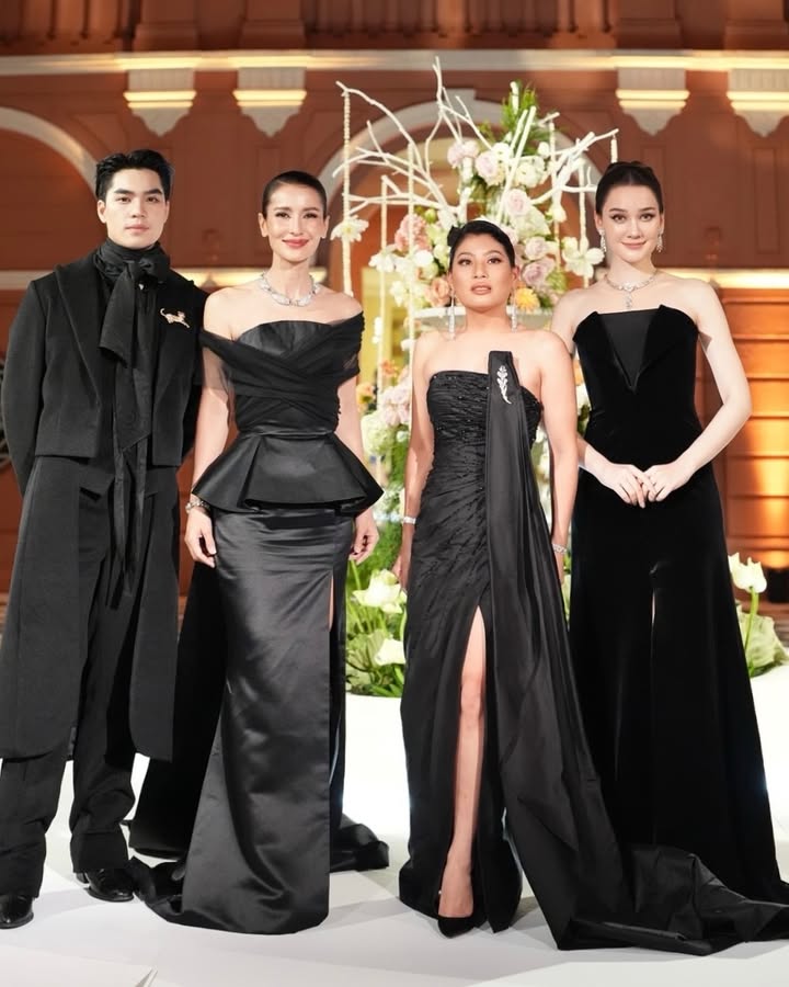 แอน ทองประสม