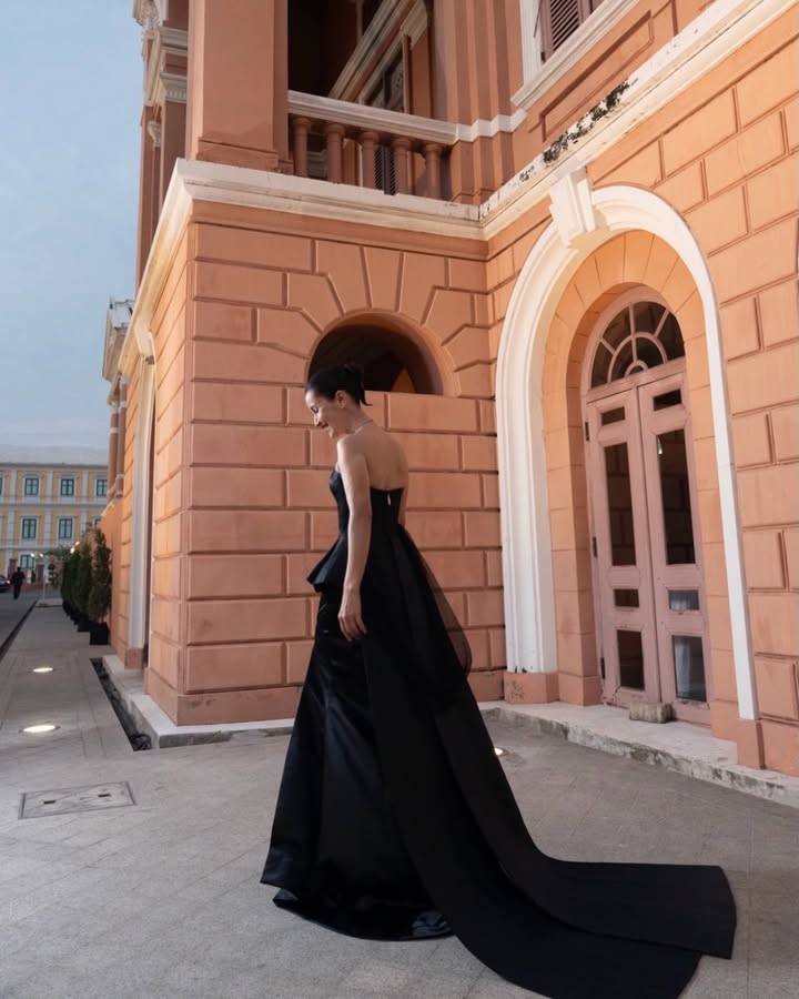 แอน ทองประสม