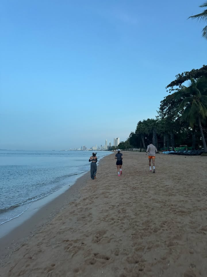 แอน ทองประสม