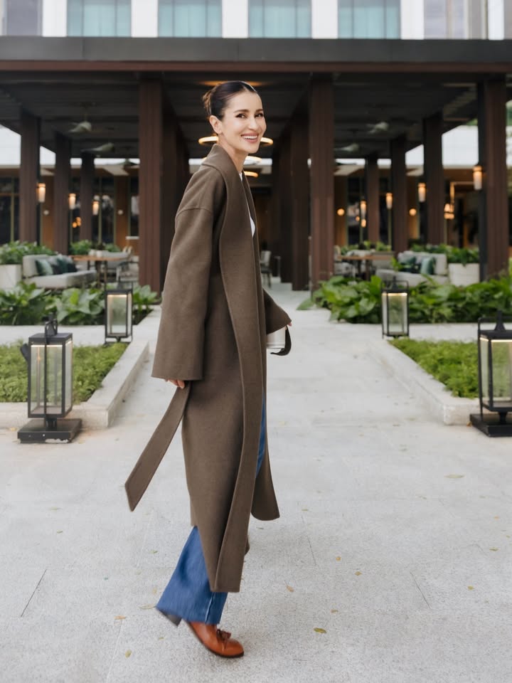 แอน ทองประสม