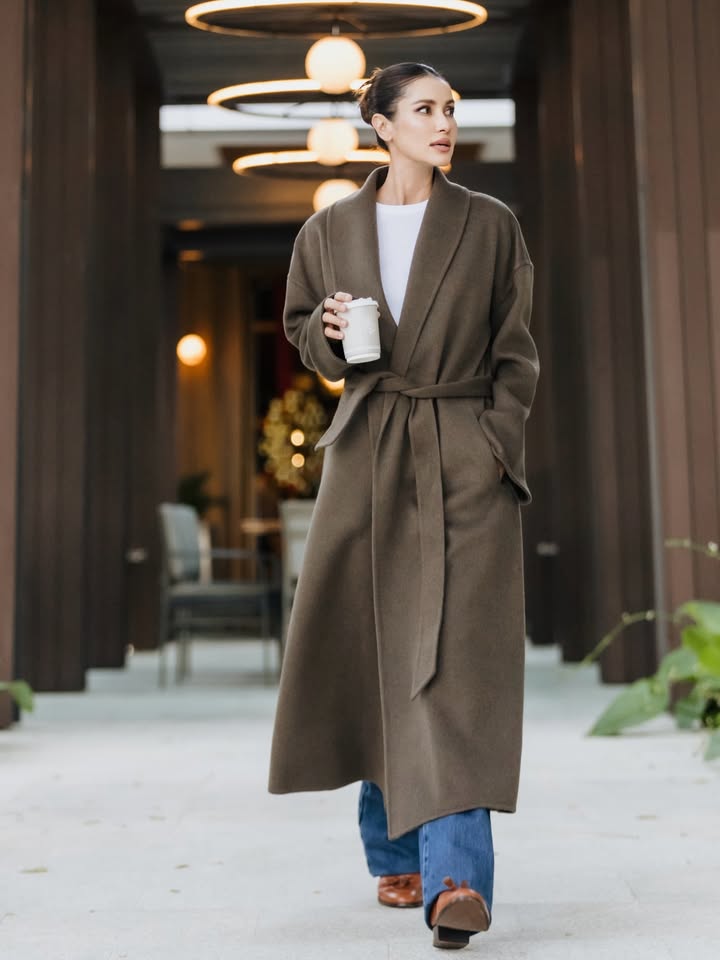 แอน ทองประสม