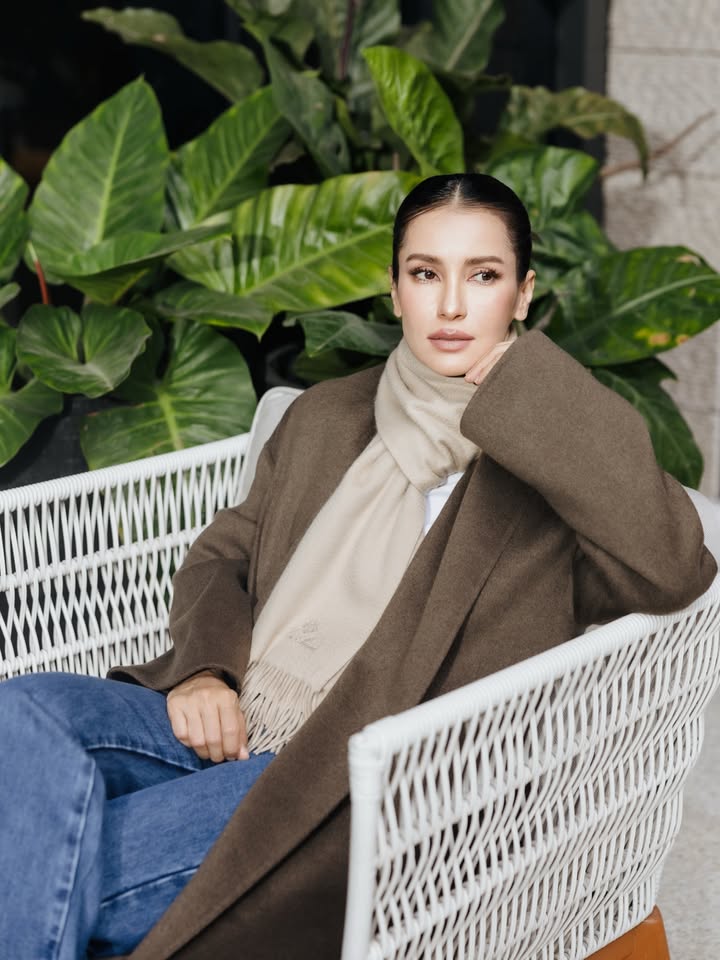 แอน ทองประสม