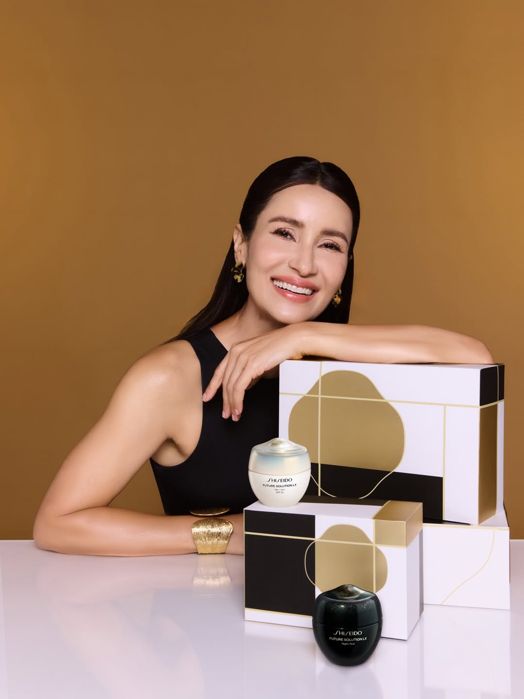 แอน ทองประสม