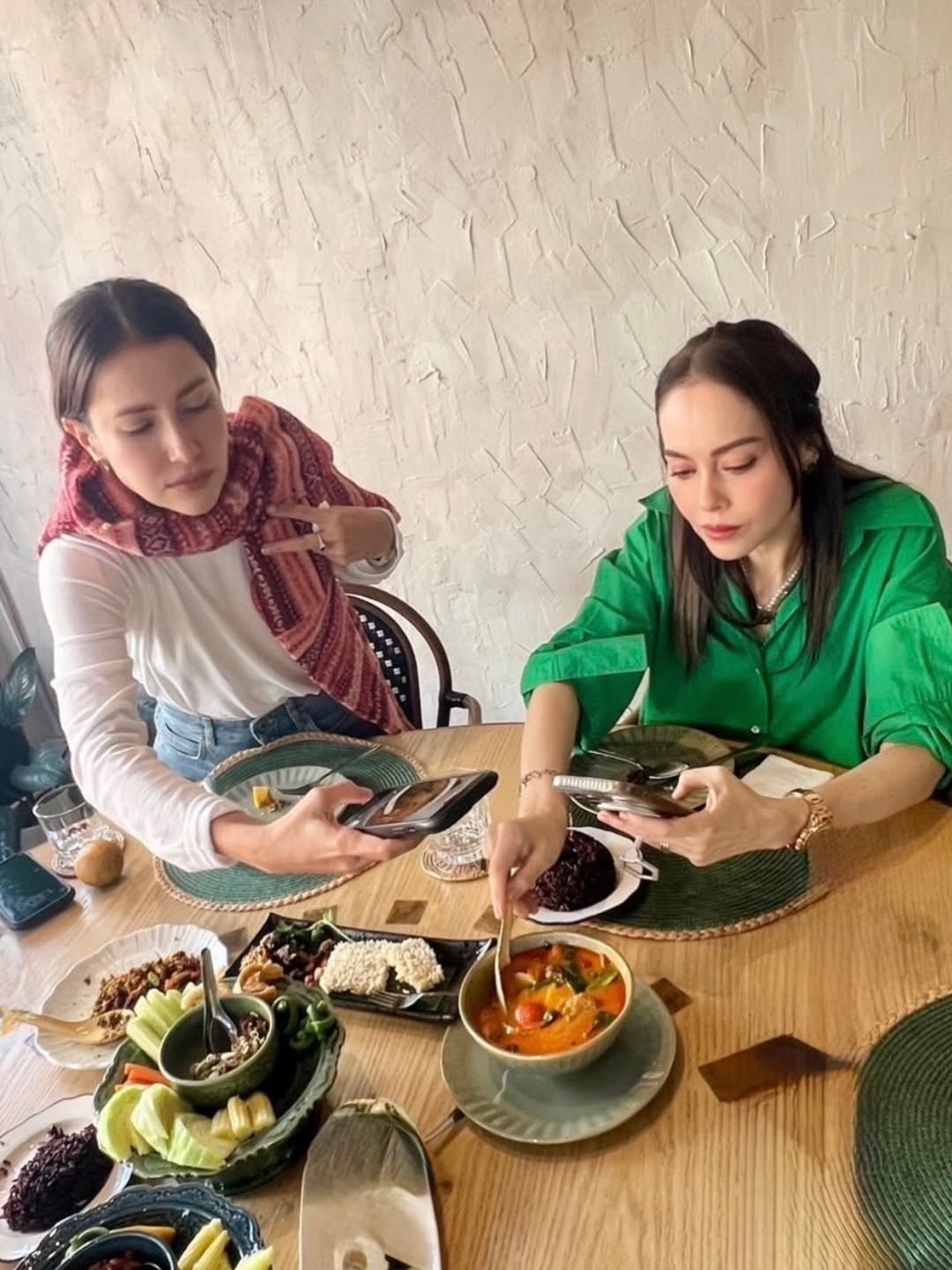 แอน ทองประสม